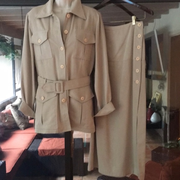 Infinitif beige suede-like outfit - Picture 1 of 6